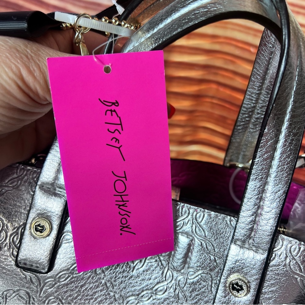 NWT Betsey Johnson Shop Around The Clock Tote, Silver, Heart Logo, Crossbody - Picture 8 of 16